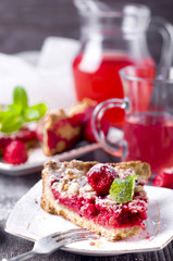 tart with ripe strawberries