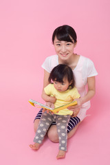 絵本の読み聞かせ