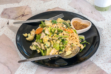 noodle stir fry with vegetable ,Thai name is Sookie.