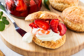 Strawberry shortcake with cream