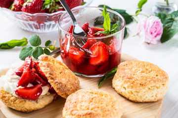 Strawberry shortcake with cream