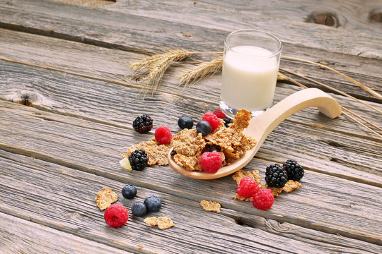 Muesli with berries and milk 