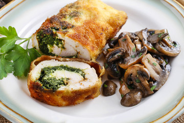 Chicken roll stuffed with spinach and roasted mushroom