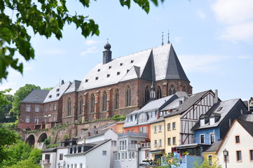 Fototapeta premium St. Laurentius Kirche in Saarburg