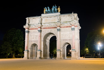 Fototapeta na wymiar Paris (France). Arc de Triomphe du Carrousel at night