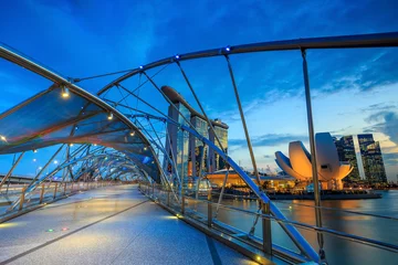 Fotobehang Helix Bridge Nacht van de stadshorizon van Singapore