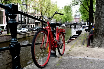 Fototapeten Rotes Fahrrad in Amsterdam © xcaret74