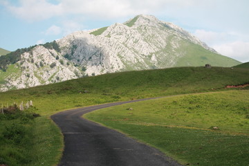 le col des petites montagnes