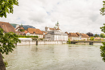 Fototapeta premium Solothurn, Stadt, Altstadt, Aare, Fluss, Landhausquai, St. Ursen-Kathedrale, Kreuzackerbrücke, Schweiz