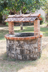 Deep well/Photo old well in the garden