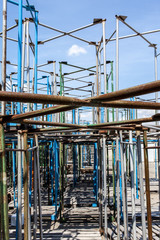 France. Barres aluminium pour échafaudage industriel