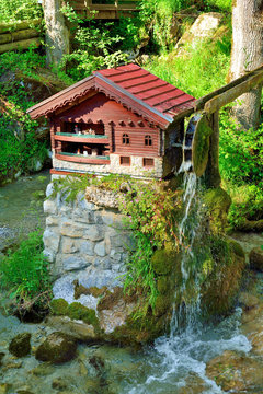 Wasserm&uuml;hle in Wald