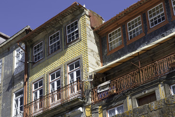 Fototapeta na wymiar Vieille Façade Porto Portugal