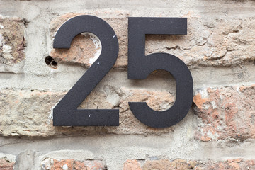 Hausnummer Nummerierung 25