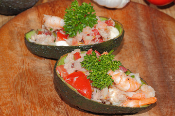 Avocado, Guacamole, Garnelen, Thunfisch, Tomatensalat