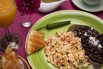 Huevos a la Mexicana
