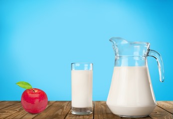 Cow, milk, cup.