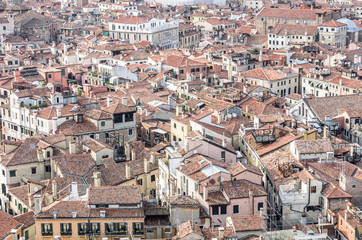 Fototapeta na wymiar view of the historic center of Venice