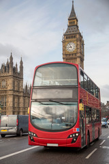 Obraz na płótnie Canvas UK - London - Red Double Decker Bus