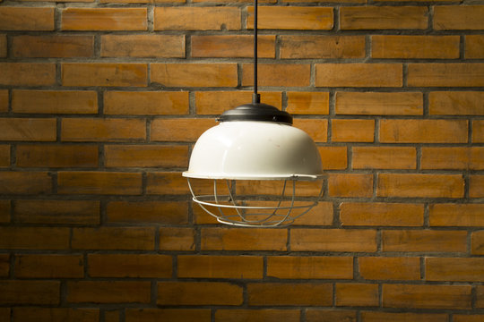 lamp with birck wall -vintage tome