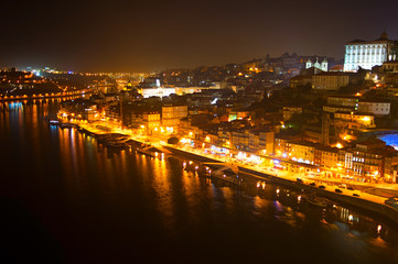 Fototapeta na wymiar Night view of Porto, Portugal