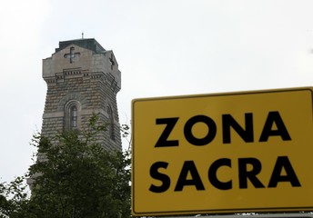 Obraz premium Ossuary of Pasubio Mountain and the signal sacred area