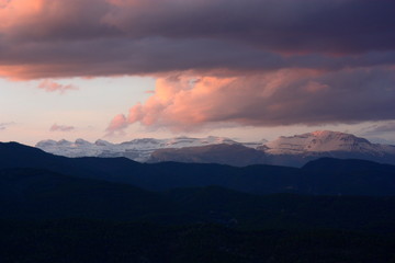 Vistas de atardecer en Monte Perdido. Parque Nacional de Ordesa, Pirineos. Huesca