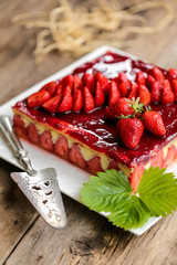 gâteau entier : fraisier 3
