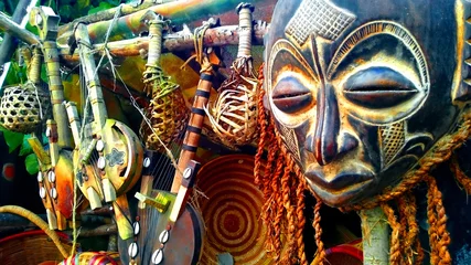 Gardinen Afrikanische Statuen © SibelErkoc