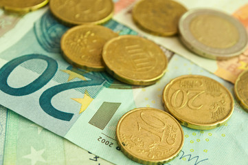 euros billets et pièces de monnaie