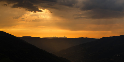 Anochecer en el valle de Leitariegos, Asturias