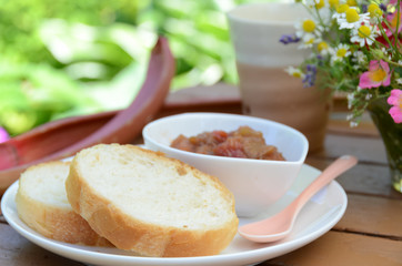 rhubarb jam and bread 