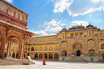 Fototapeta na wymiar Detail of decorated gateway. Amber fort. Jaipur, India