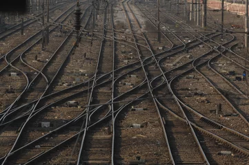 Foto auf Acrylglas Eisenbahn Bahnknoten in der Nähe eines Bahnhofs
