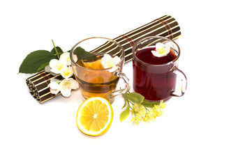 two glasses of tea, two types