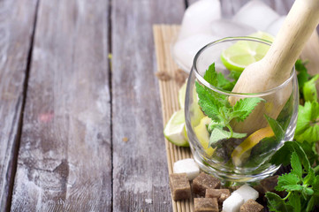 ingredients for a mojito cocktail