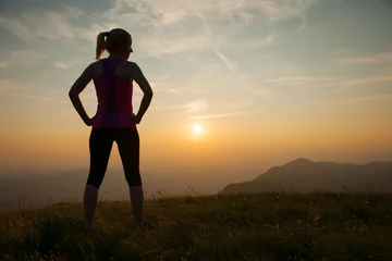 Papier Peint photo Lavable Jogging beautiful young woman runns cross country on a mountian path at