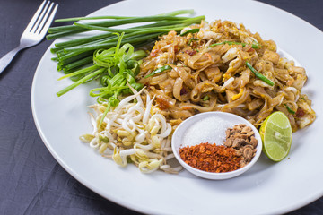 Thai food Pad thai , Stir fry noodles