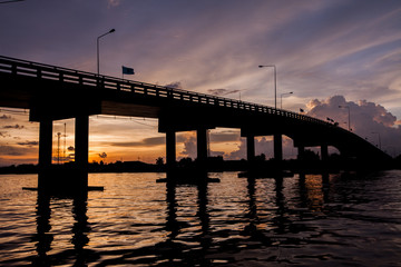 Fototapeta na wymiar silhouette bridge.