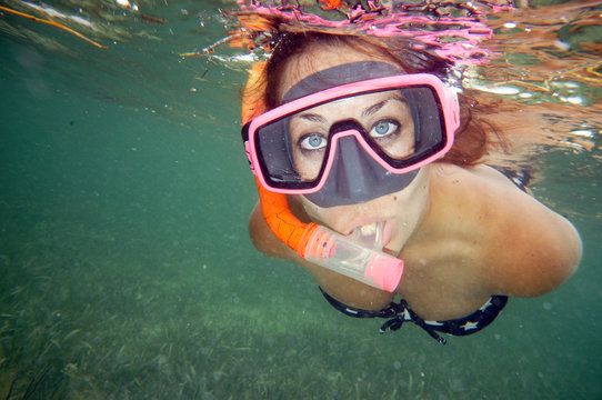 Schnorchlerin Im John Pennekamp Coral Reef State Park