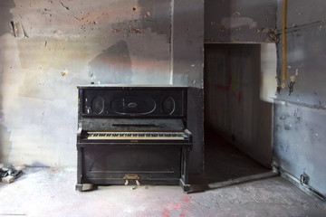 old dirty balck piano instrument dust