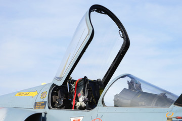 cockpit ouvert avion de chasse