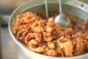 fried pork skin and garlic