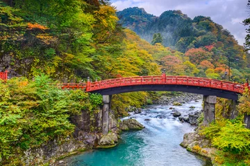  Nikko, Japan bij de Shinkyo-brug over de rivier de Daiwa. © SeanPavonePhoto