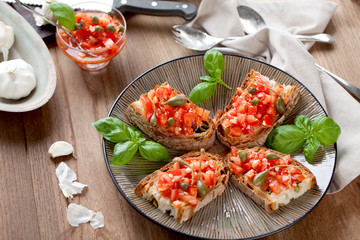 Frische italenische bruschetta 