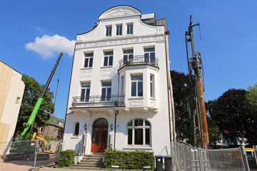 frei stehender Altbau