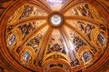 Obraz premium Dome Stained Glass San Francisco el Grande Royal Basilica Madrid