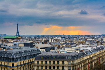 Fototapeta na wymiar Cityscape over Paris in the dusk