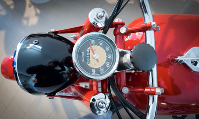 Obraz premium speedometer of a vintage motorcycle