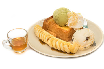  Honey toast with ice cream green tea and banana